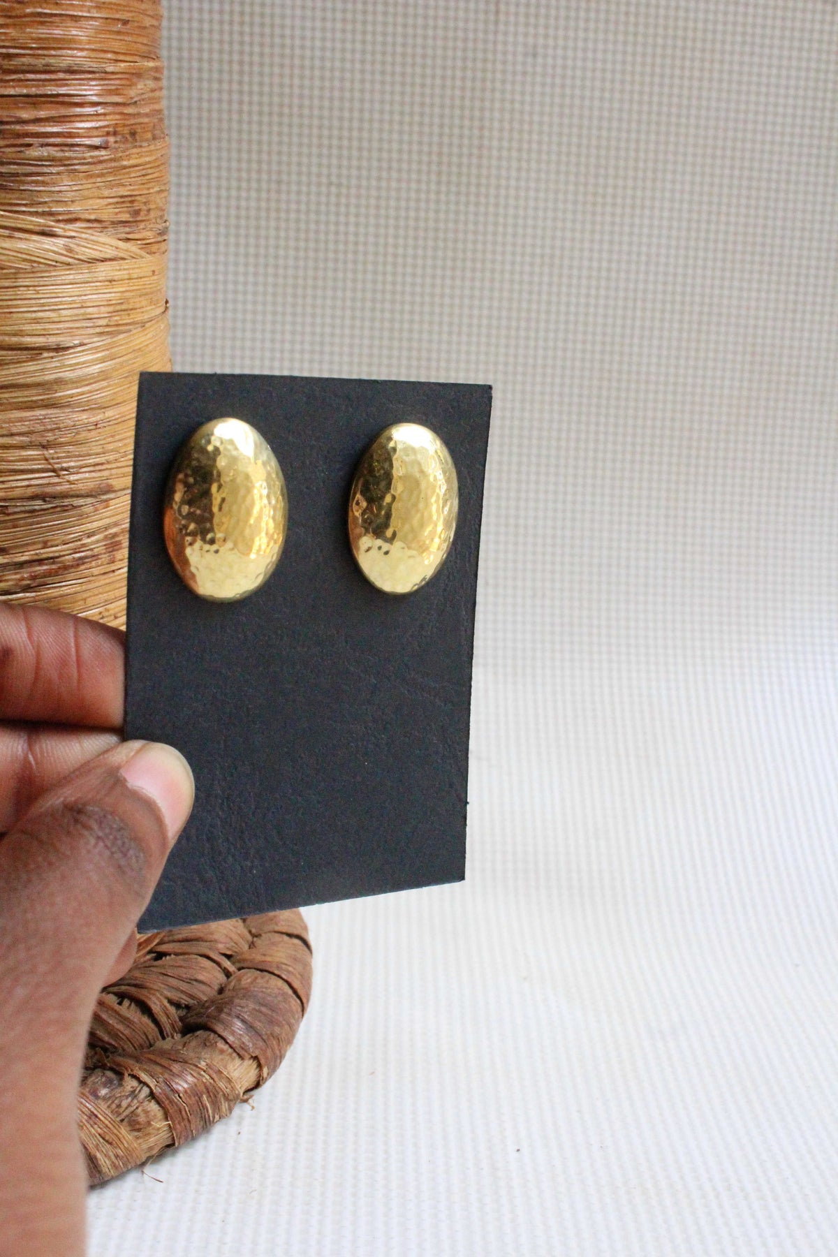 Moni Studs