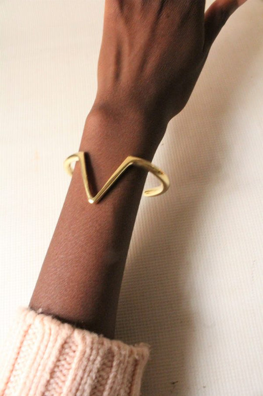 V Cuff