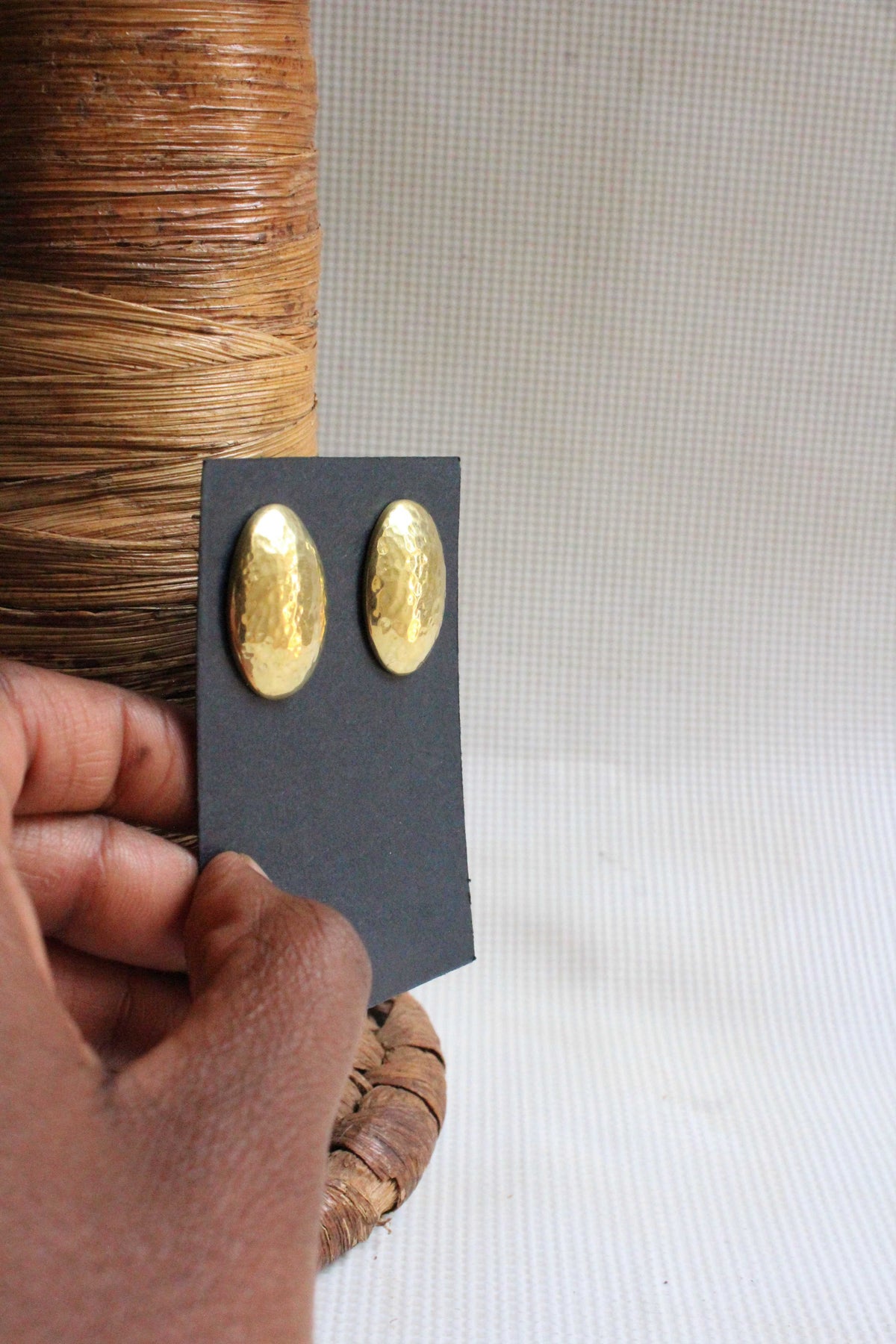 Moni Studs